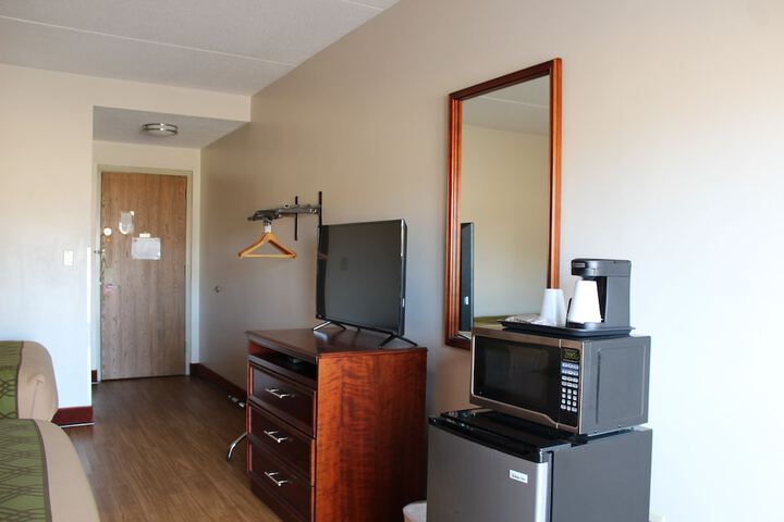 Room 19 of 38