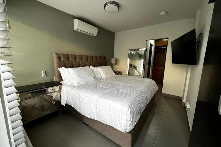 Room 2 of 20