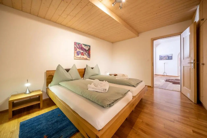 Room 3 of 20