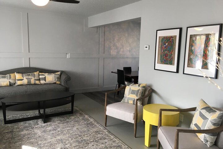 Room 33 of 60