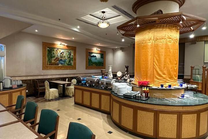 Breakfast/Coffee Service 20 of 44