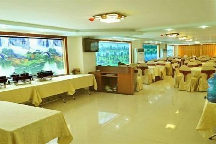 Ballroom/Hall 26 of 30