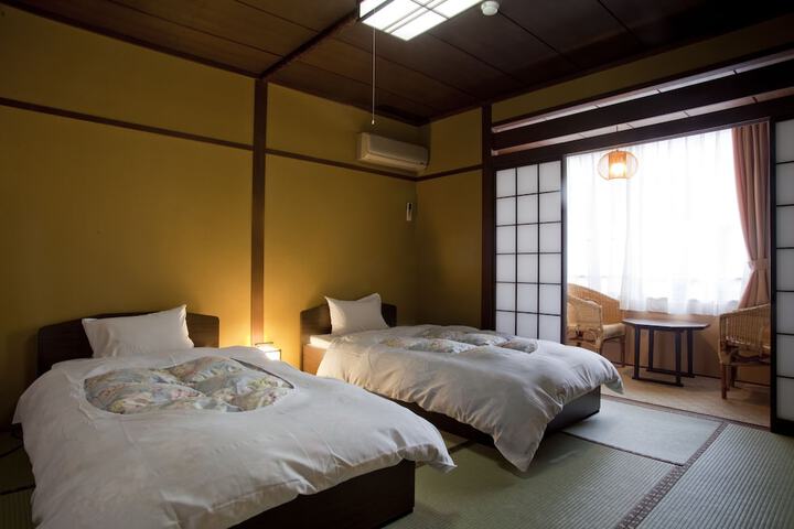 Room 3 of 52