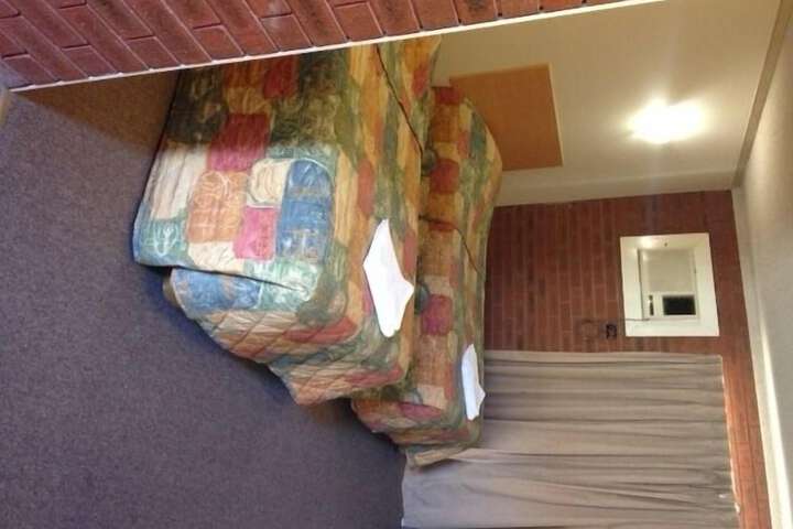 Room 4 of 13