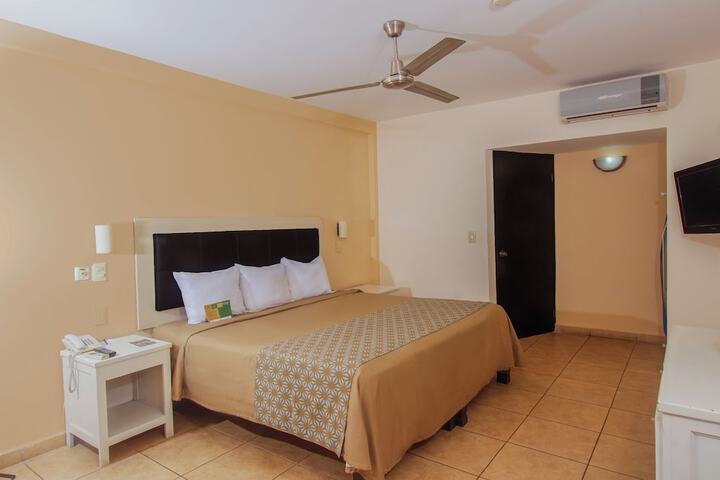Room 5 of 18