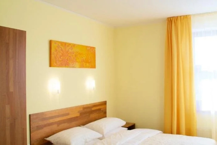 Room 5 of 15