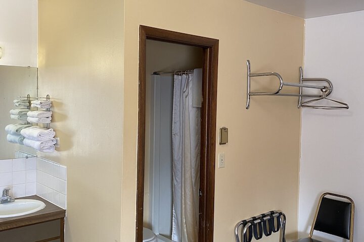2 Double Beds (2 of 17)