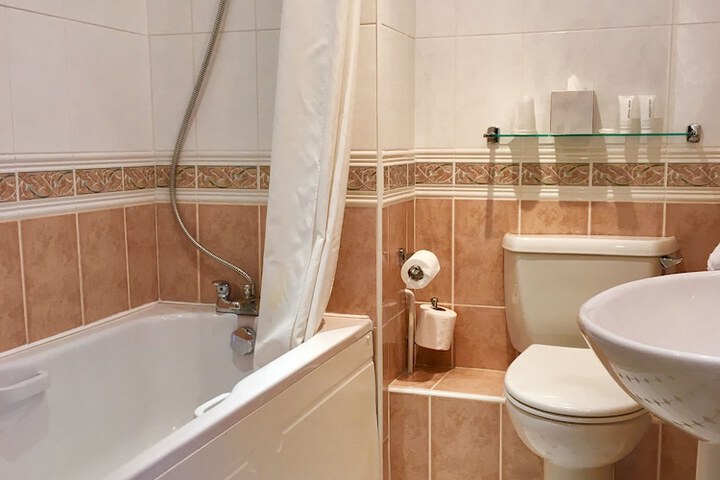 Room 15 of 40