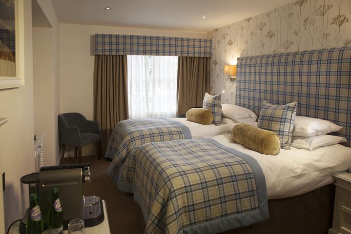 Room 2 of 48