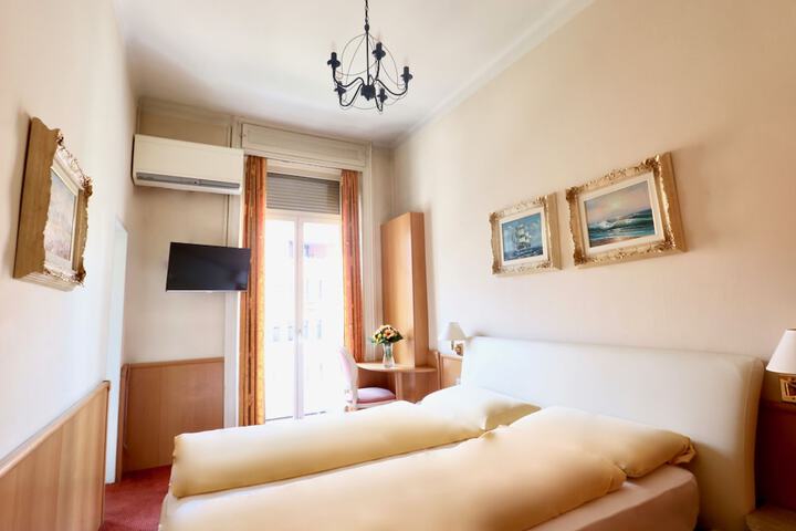Room 5 of 58