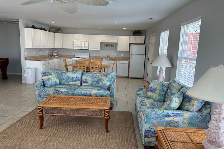 Room 4 of 34