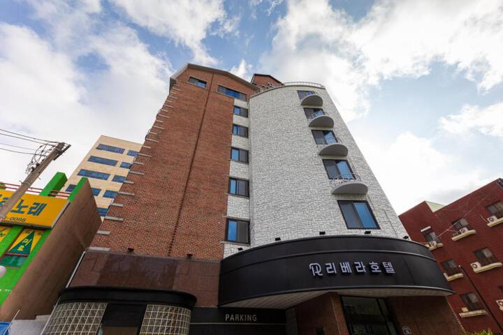 Yeosu Rivera Hotel