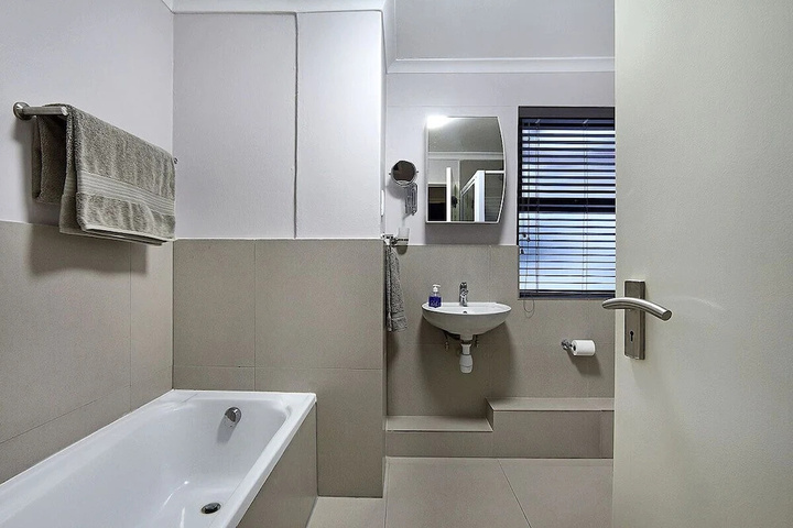 Room 9 of 15