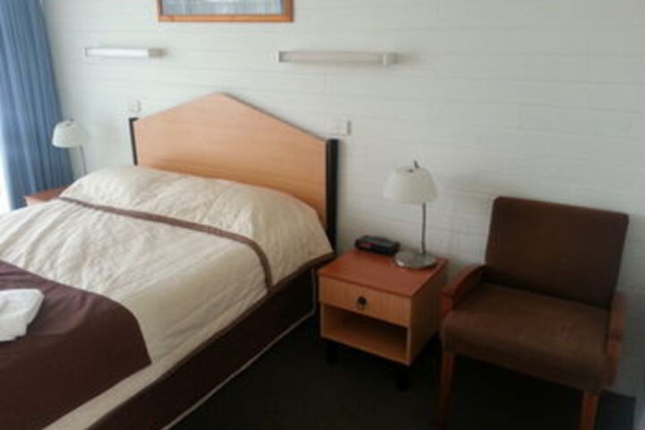 Room 11 of 20
