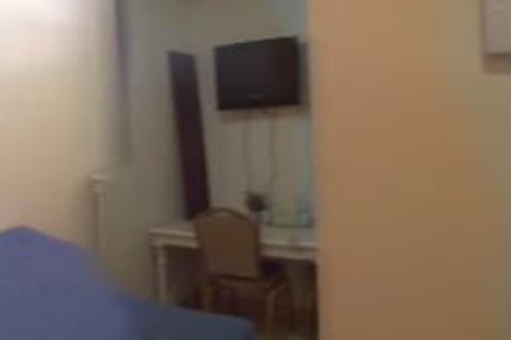 Room 16 of 32