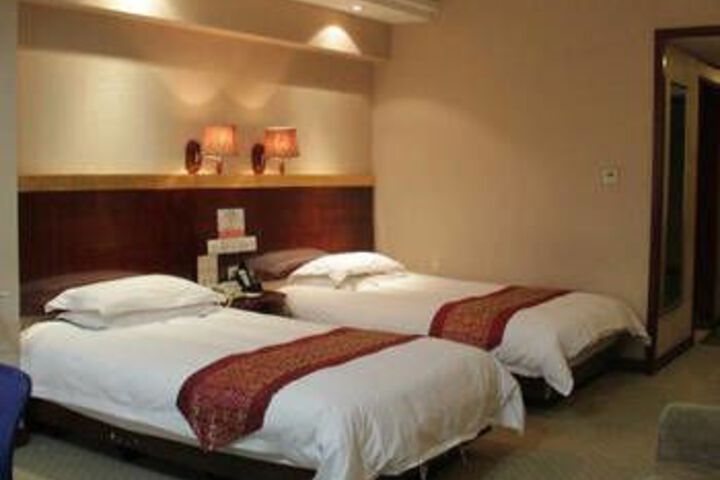 Room 2 of 8
