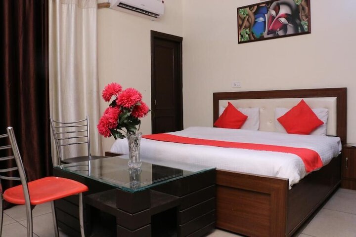 Room 5 of 7
