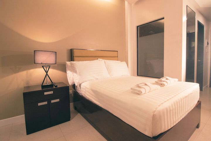 Room 9 of 30