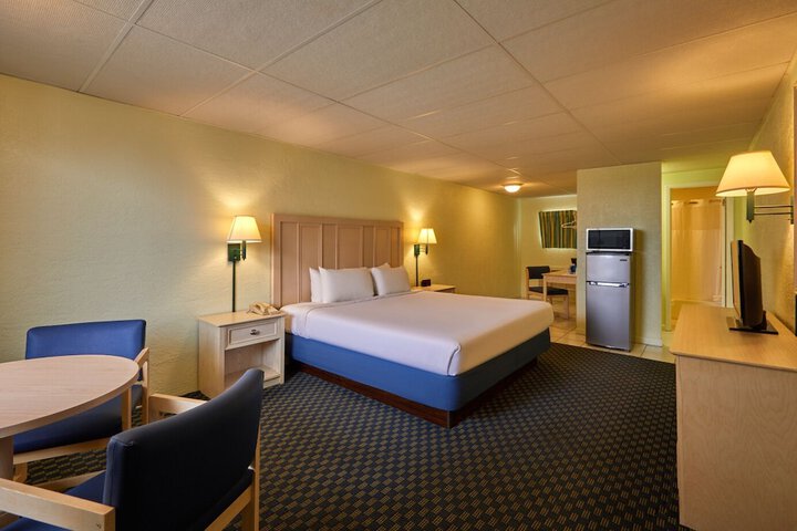 Room 10 of 60
