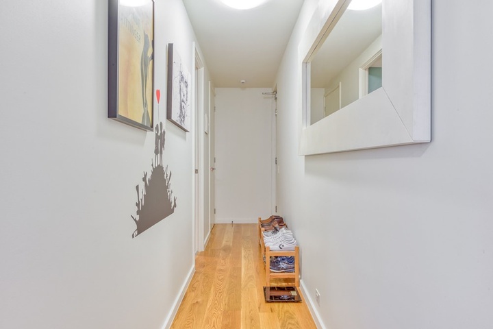 Room 10 of 16