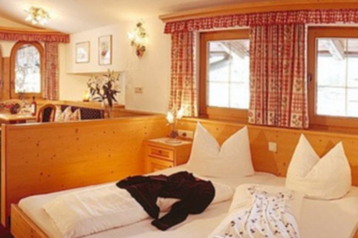 Room 4 of 4