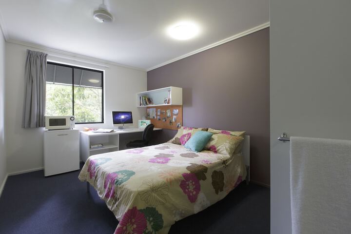 Room 3 of 35