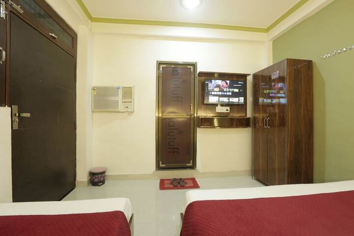 Room 8 of 78
