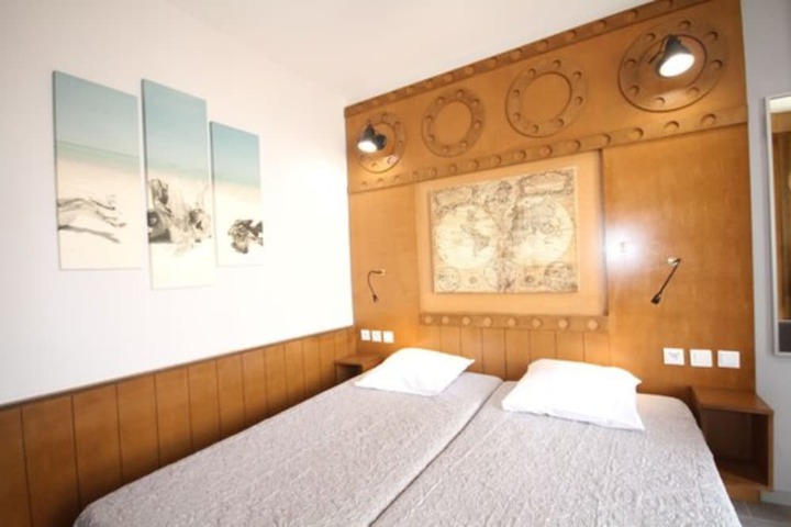 Room 37 of 64