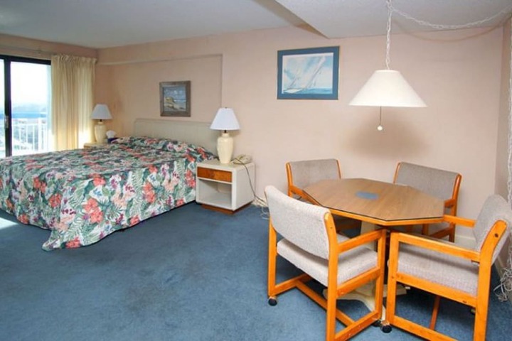 Room 6 of 38