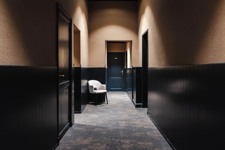 Ballroom/Hall 107 of 113