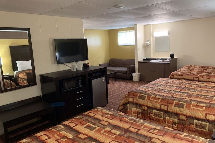 2 Queen Beds (4 of 8)
