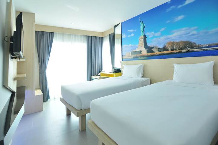Room 8 of 77