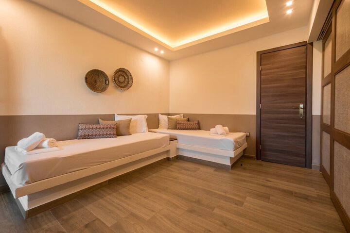 Room 28 of 182