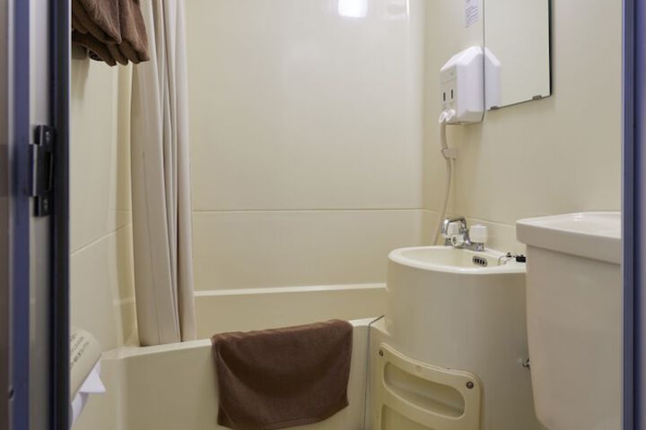 Room 5 of 21