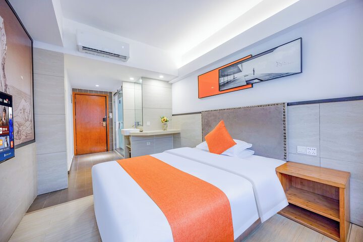 Room 14 of 56