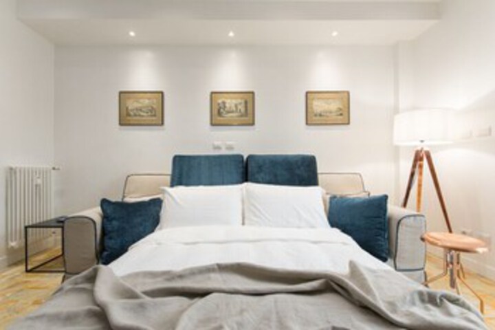 Room 7 of 27