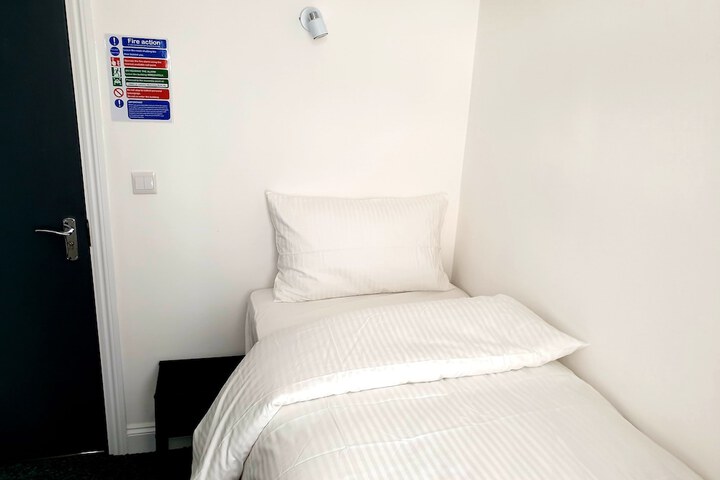 Room 14 of 39