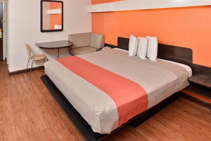 Room 15 of 27