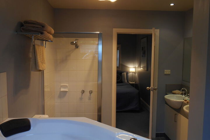 Room 14 of 34