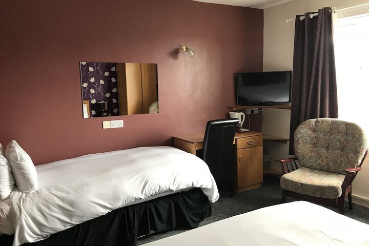 Room 2 of 49