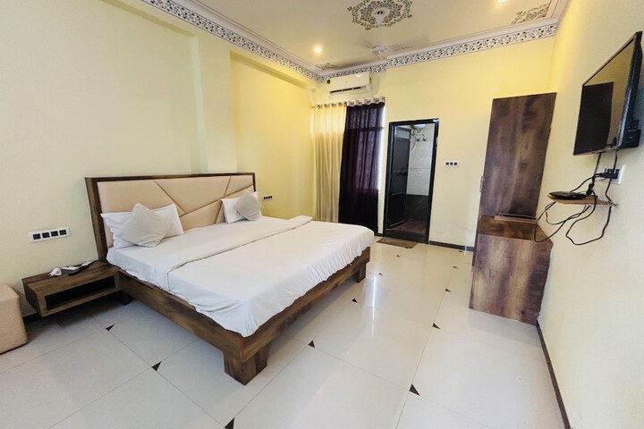 Room 17 of 41