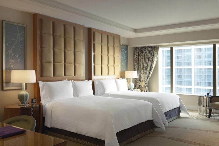 Room 33 of 109