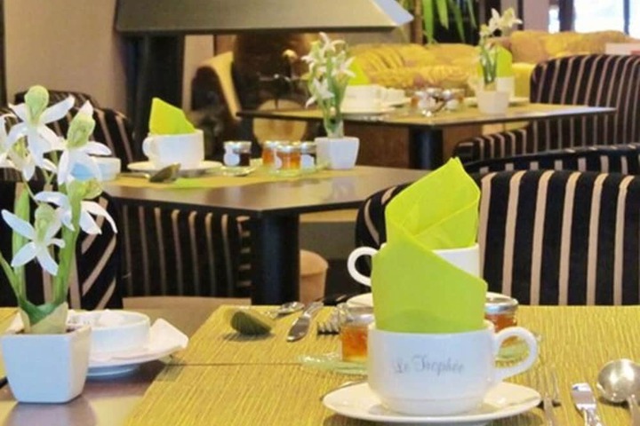 Breakfast/Coffee Service 28 of 34