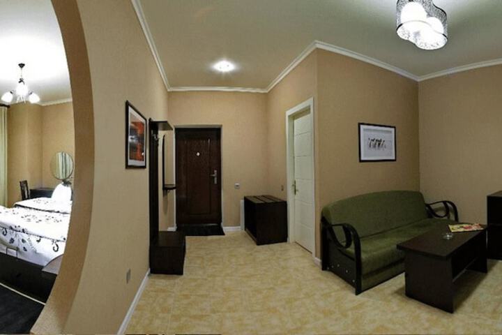 Room 8 of 32