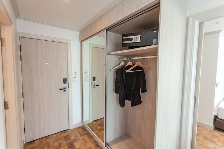 Room 29 of 64