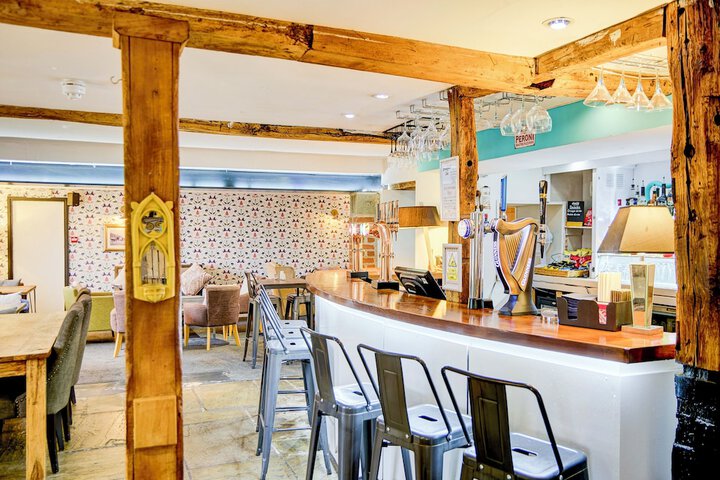 Entrance & Lobby