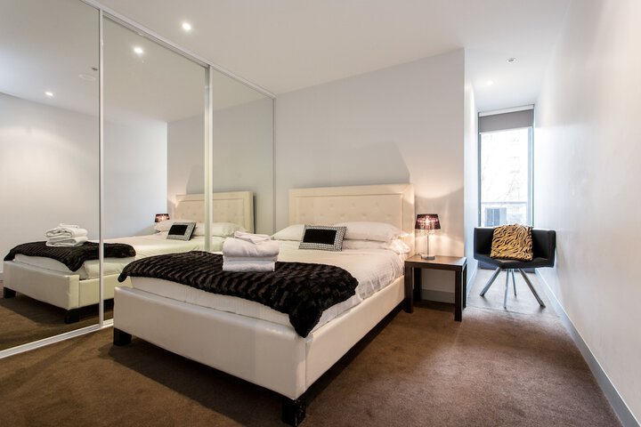 Room 4 of 15