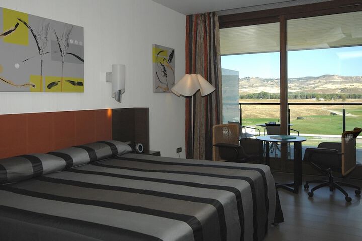 Room 6 of 50