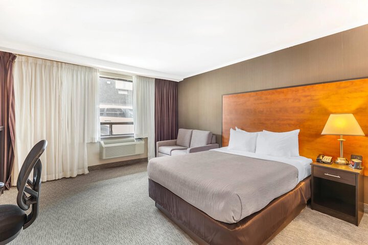 Room 8 of 44