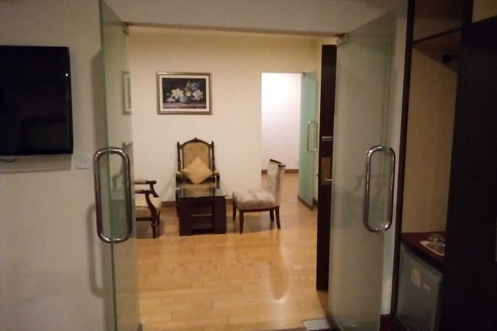 Room 14 of 24